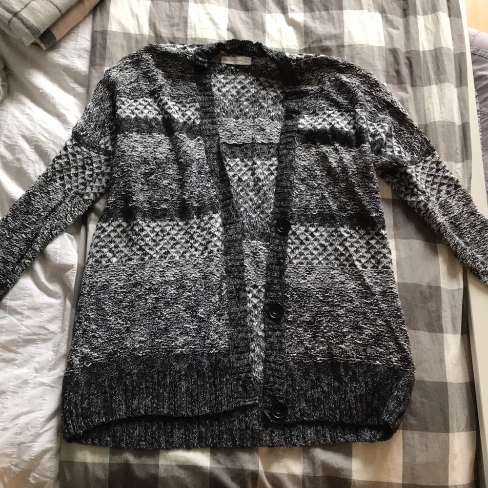 Black and white Sweater